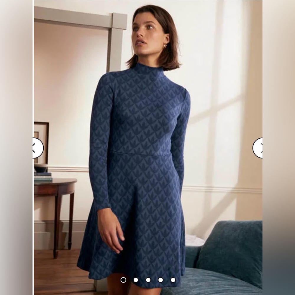 High nexk Jacquard Dress